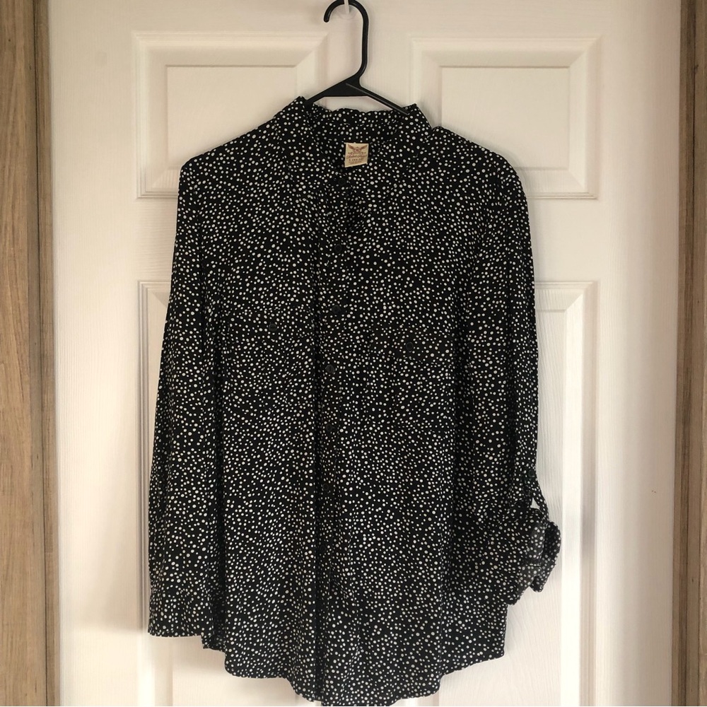 Faded Glory Black and White Blouse